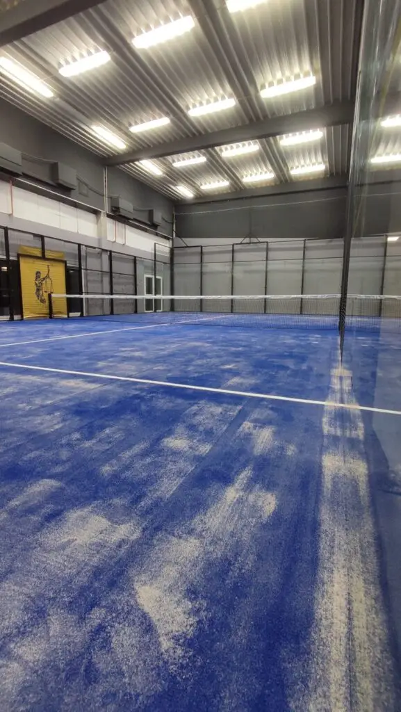 Padel-Tennis-Court im Sportpark Nord Nürnberg – moderner Indoor-Padelplatz